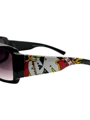 Luminous Glances with Radiant Eyewear Charm